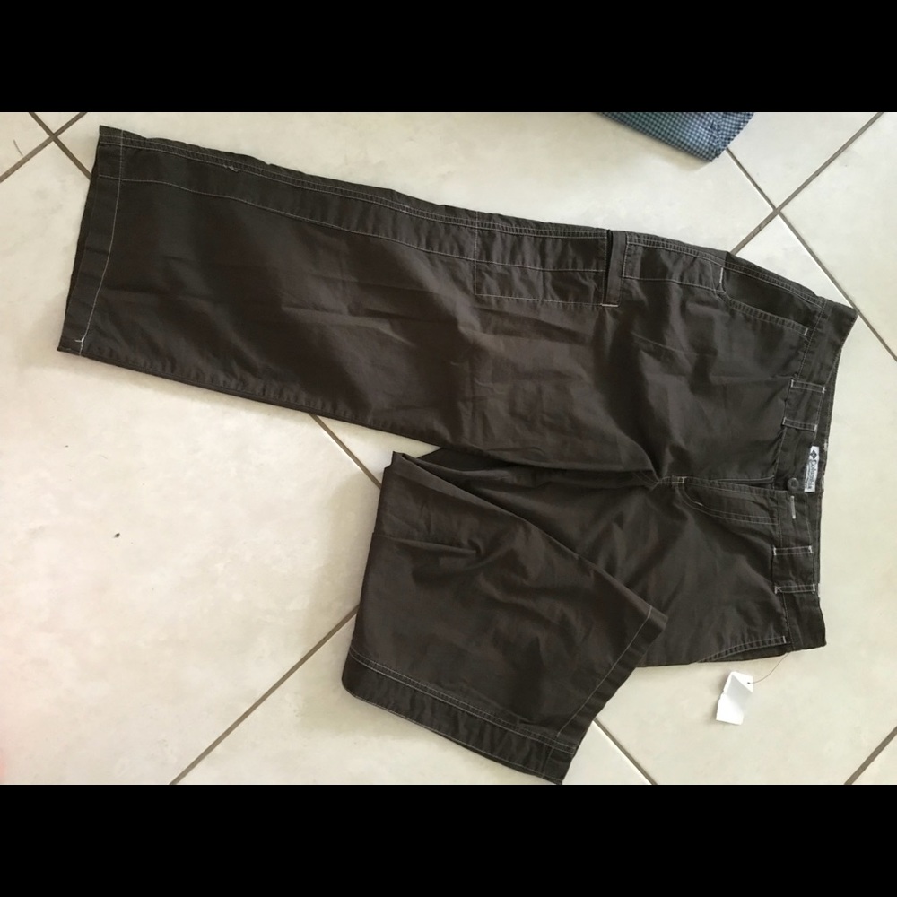 Columbia ankle length ATHLETIC ISSUE capris sz S